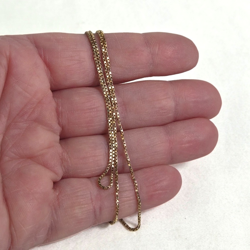 3.2 grams 14k Yellow Gold Italian Uno-A-Erre Box Link Chain 21 Inch 0.9mm